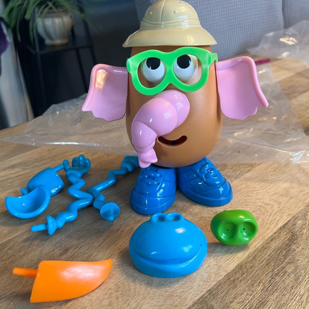 Mr. Potato Head Kids Toy - Pink Ears, Blue Shoes, Green Glasses Safari